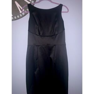 Madison leigh black sleeveless straight dress size 8